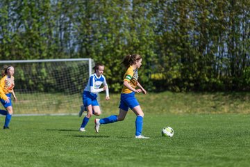 Bild 143 - B-Juniorinnen Bramstedter TS - SSV Hennstedt : Ergebnis: 3:7